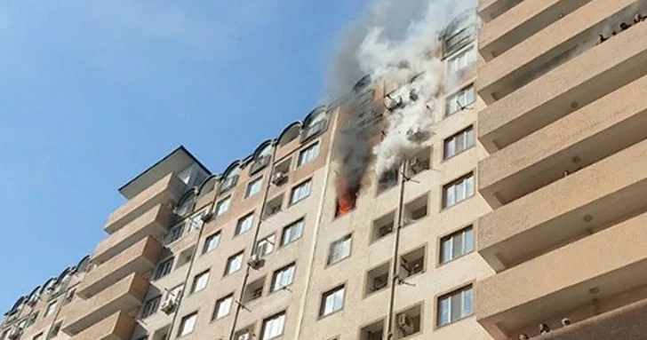 Пожар в многоэтажном доме в Хырдалане Minval Politika