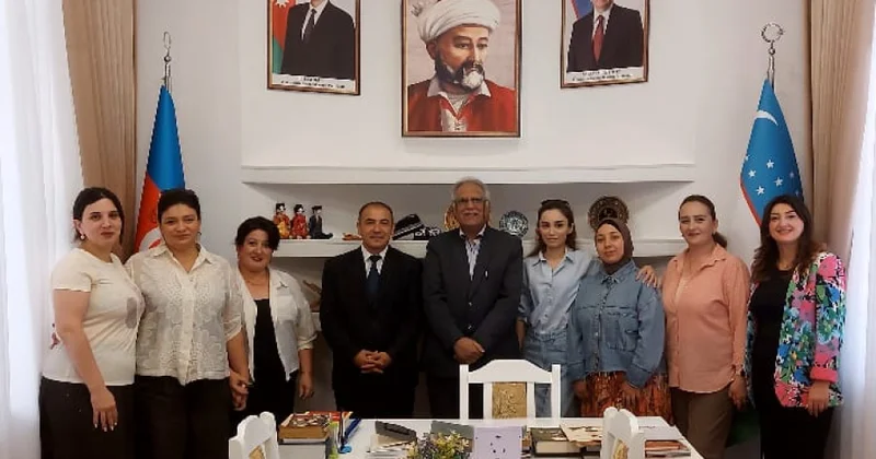 Pakistanlı alim Nizami Gəncəvinin məqbərəsini ziyarət edib