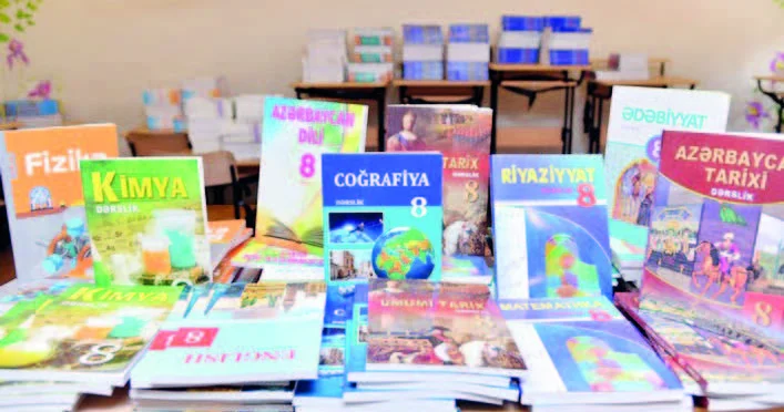 Dərsliklər, sadəcə, kitab deyil, bilik xəzinəsinin qızıl kərpicləridir