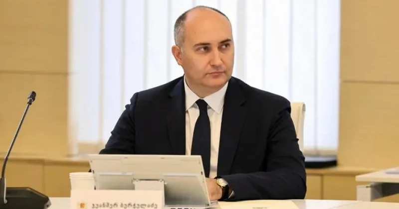 Tbilisi Şəhər Məhkəməsi sabiq müdafiə naziri barəsində həbs qətimkan tədbiri seçib