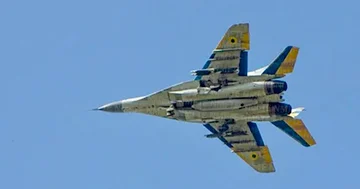 Ukraynalı pilot dəqiq zərbə ilə rusların anbarını məhv edib