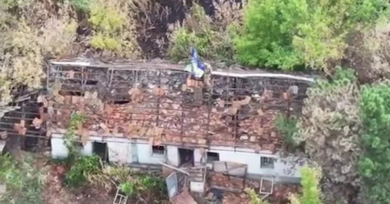 Donbasın daha bir kəndində Ukrayna bayrağı ucaldıldı... FOTO+VİDEO