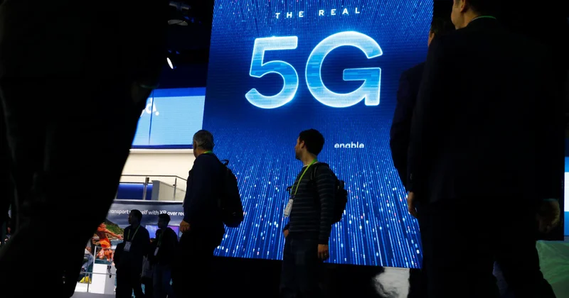Онколог ответил, провоцируют ли вышки 5G рак