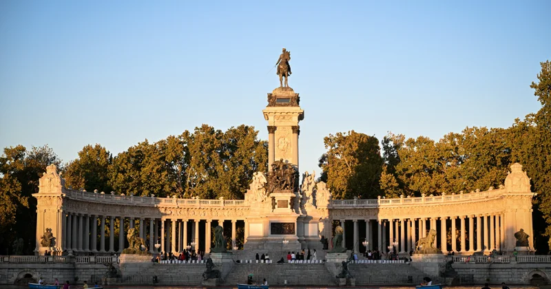 Madrid üç məkan, üç fərqli hekayə, bir şəhər FOTOREPORTAJ