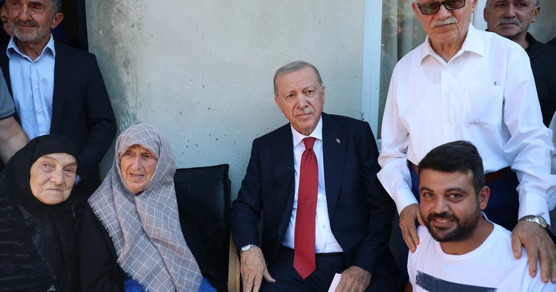 Ərdoğan ata baba yurduna getdi, qonşularını ziyarət etdi