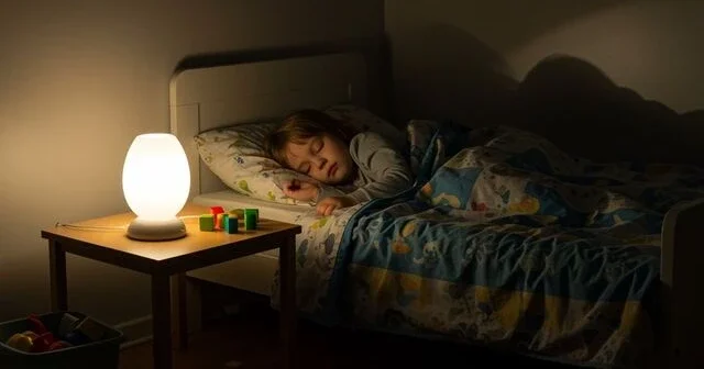 Məktəbə qayıdış: Uşağın yuxu nizamını necə bərpa etmək olar?