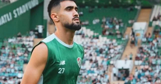 Toral Bayramovun çıxış etdiyi komanda liderliyini davam etdirir