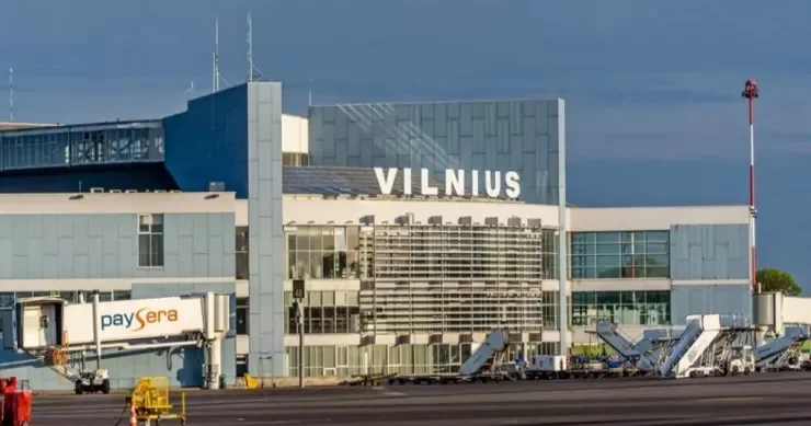 Vilnüs aeroportu bağlandı SƏBƏB
