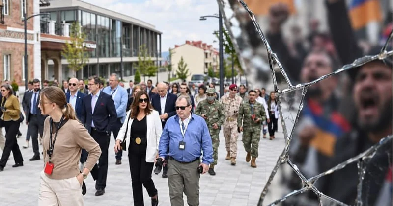 Revanşizmin güzgüsü: Diplomatların Qarabağa səfəri Ermənistanda niyə isterika doğurdu? FOTO