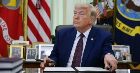 Трамп хочет, чтобы Зеленский остановил удары по российским НПЗ