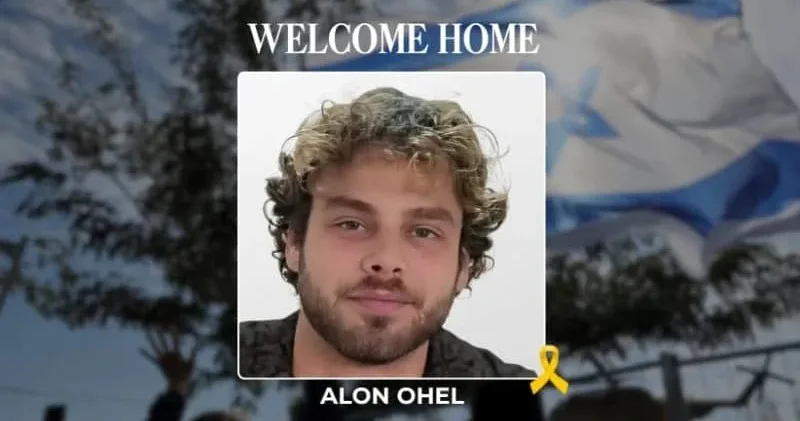 Onun pianosu 2 ildən çoxdur açıq qalıb...
