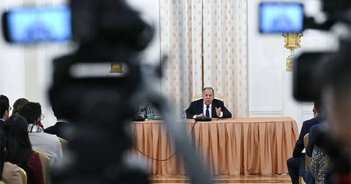 Lavrov Əsəsdin “zəhərlənməsindən” danışdı