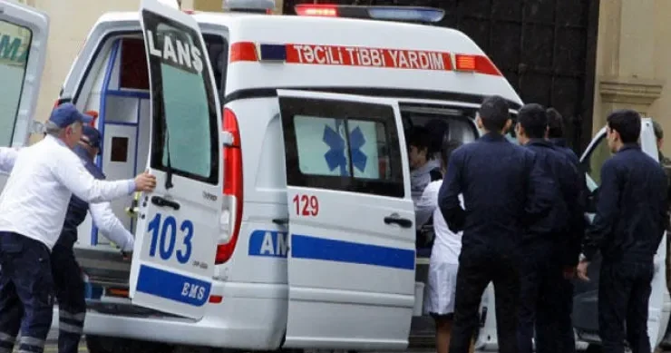 Bakıda kişi ambulansda öldü
