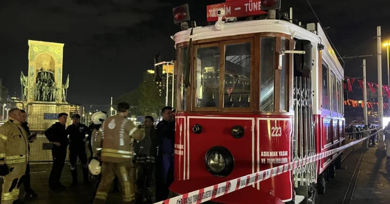 İstanbulda nostalji tramvayda yanğın Video