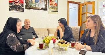 Milli Məclisin deputatı Elnarə Akimova şəhid ailəsini ziyarət edib
