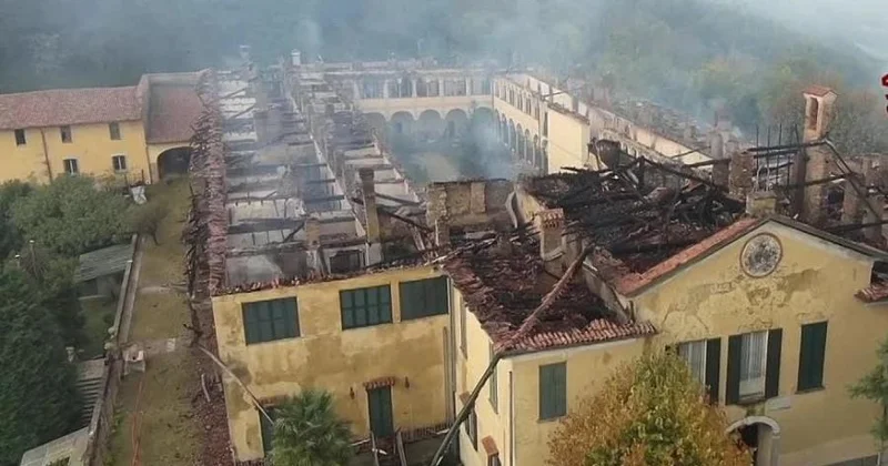 İtaliyada yanğın 17 ci əsrə aid monastırı məhv etdi