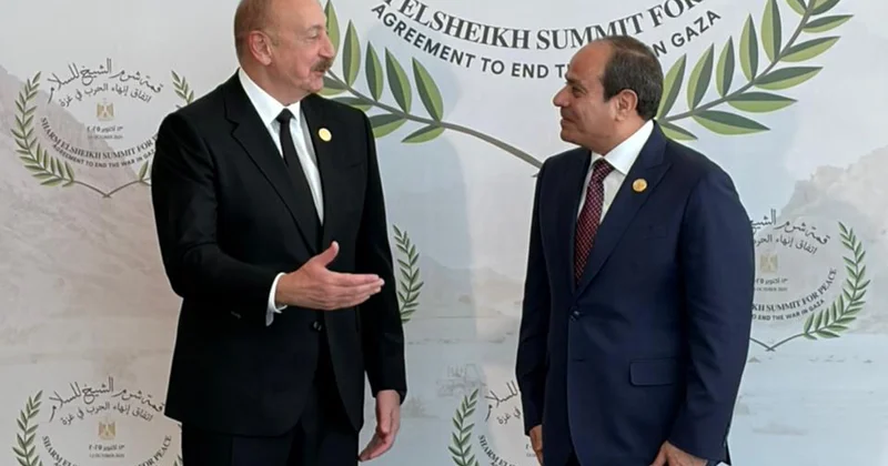 İlham Əliyev Yaxın Şərq Sülh Sammitində Misir prezidenti liderləri qarşılayır (VİDEO)