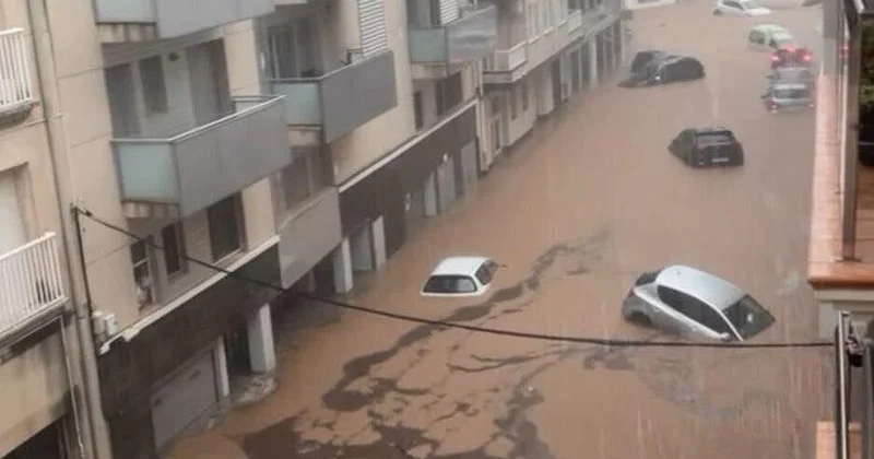Катастрофическое наводнение накрыло Испанию ВИДЕО