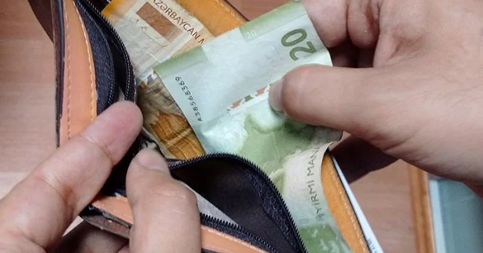 Azərbaycanda adambaşına ərzaq, içki və siqaretə ayda 275 manat xərclənir