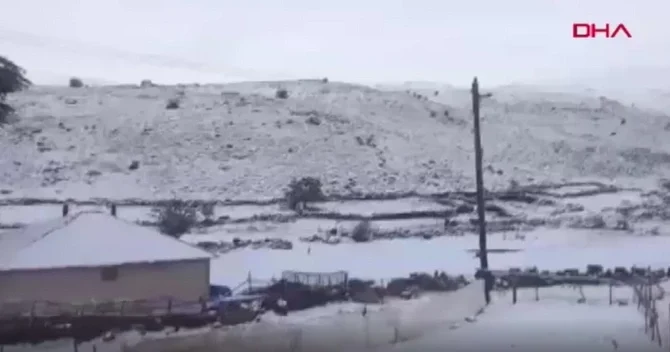 Türkiyəyə 26 santimetr hündürlüyündə qar yağdı