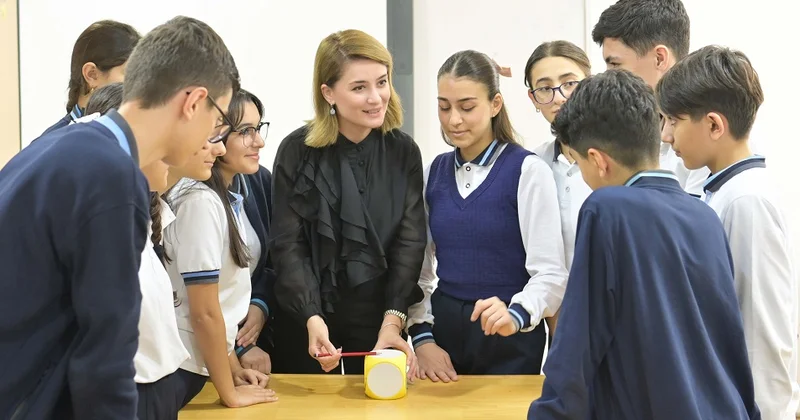Azərbaycanda müəllimlərin 78% i qadındır