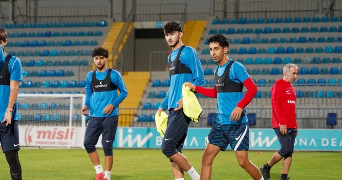 U 21 yığmamızın Şotlandiya ilə oyunöncəsi açıq məşqi FOTO