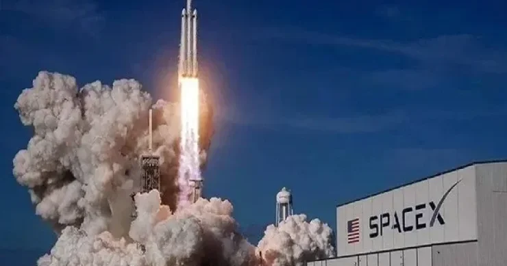 Alimlər həyəcan təbili çalır Starlink peykləri Yerə tökülür