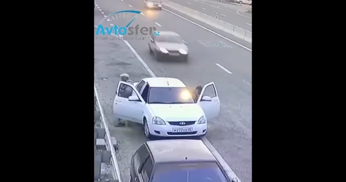 Maşından düşmək istəyərkən bu qaydalara əməl edin VİDEO
