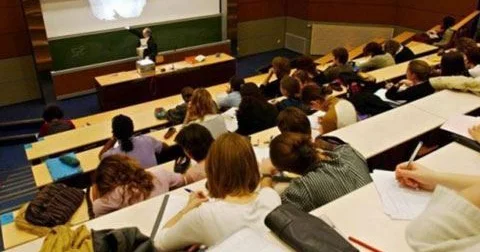Təhsil ixtisası üzrə oxuyanların 83 faizi qadınlardır