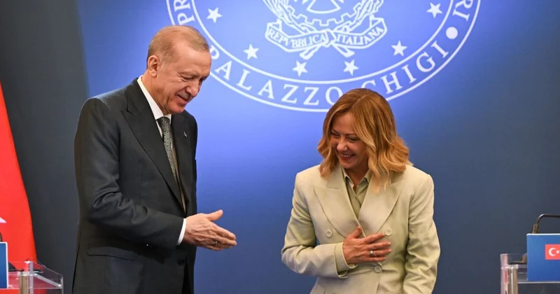 “Onu siqareti buraxmağa məcbur etməliyəm” Ərdoğan (VİDEO)