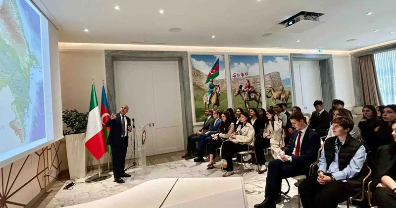Romada Azərbaycanla bağlı təqdimat italyan tələbələrə görüş