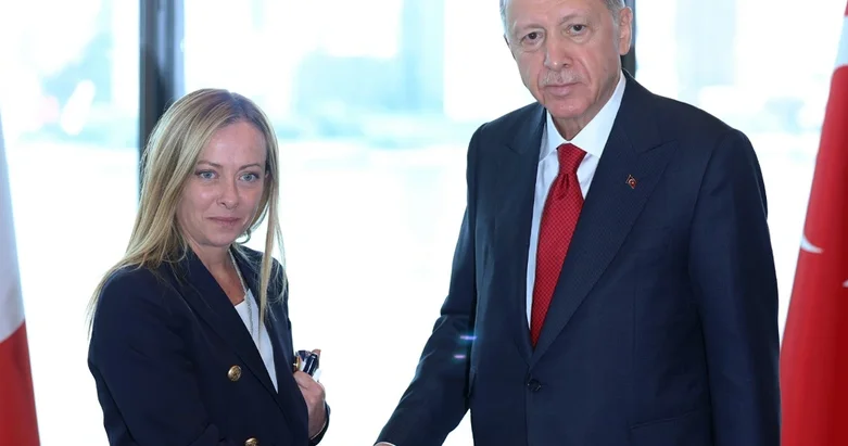 Ərdoğan İtaliyanın Baş nazirinə siqareti tərgirməyi tövsiyə edib