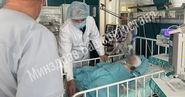 Ufada atasının pəncərədən atdığı qızın vəziyyəti ağır olaraq qalır...