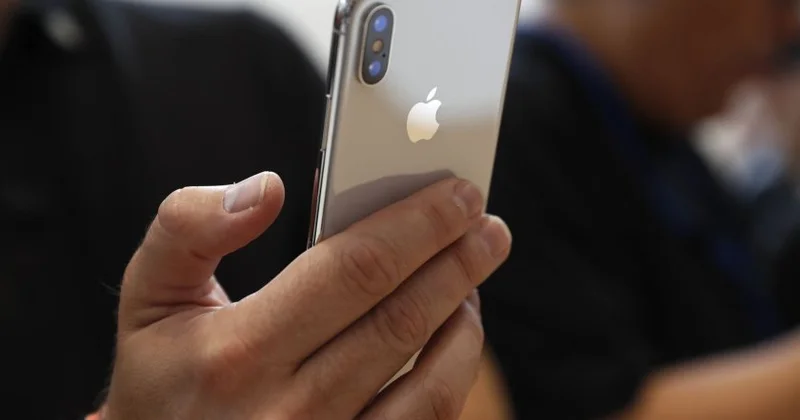 Deputat nazirdən mobil telefonunun tapılmasını xahiş edib