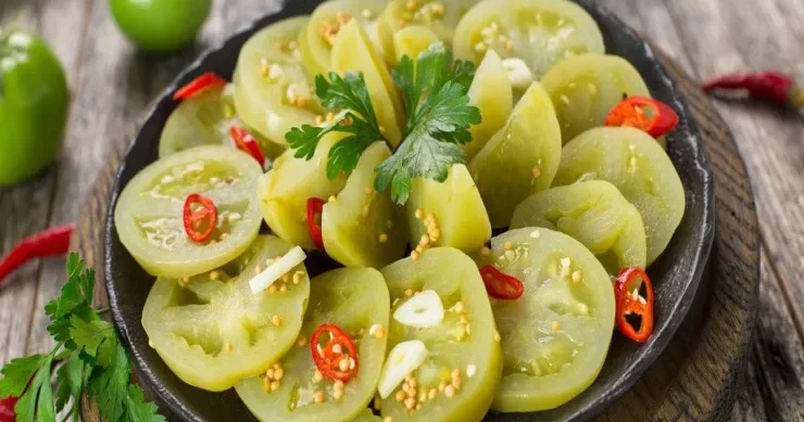 Yaşıl pomidor salatı RESEPT
