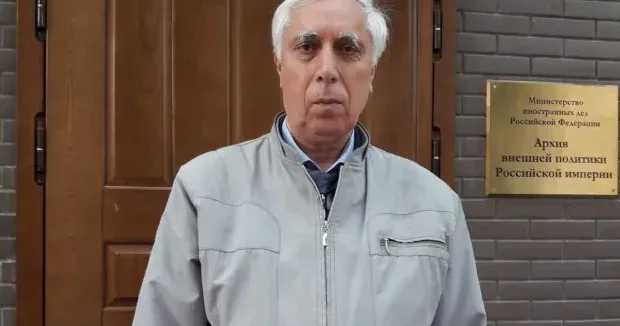 “Tağıyevin qızlar məktəbində də vahid geyim olub, hicab olmayıb” AMEA nın şöbə müdiri