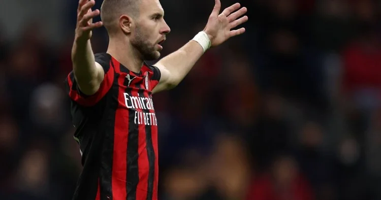 Milan serbiyalı müdafiəçi ilə müqavilə imzalayacaq