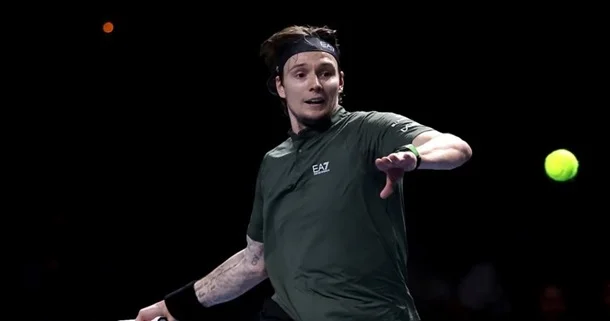Keçmiş rusiyalı oyunçu tennis kortunda özünü yersiz davranışla rüsvay etdi