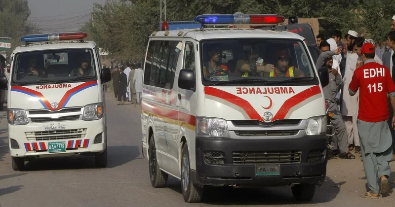 Pakistanda sərnişin qatarı relsdən çıxıb, beş nəfər ölüb