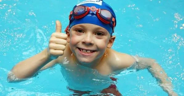 Uşaqların üzgüçülüklə məşğul olması çox faydalıdır FOTO