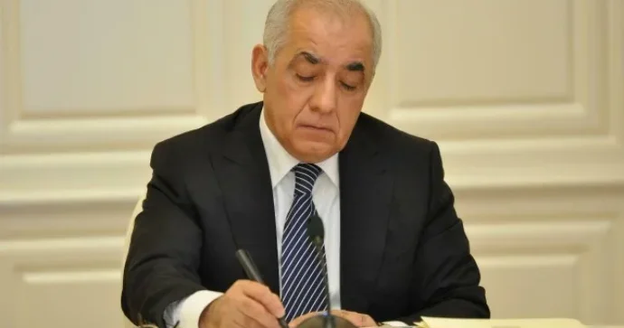 Baş nazir QƏRAR İMZALADI