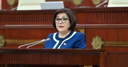 Sahibə Qafarova parlamentin iclasında YAP ın qurultayı barədəçıxış etdi