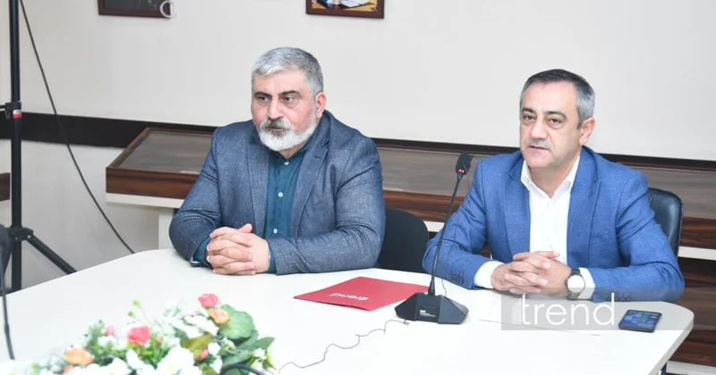 “Zərərli xarici təsirlərə və saxta xəbərlərə qarşı sayıqlığın artırılmasına dəstək” layihəsi çərçivəsində Dillər Universitetinin tələbələri ilə görüş keçirilib FOTO VİDEO