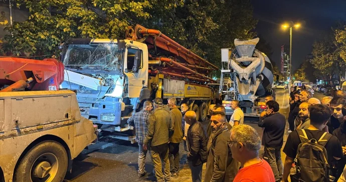 Türkiyədə betonqarışdıran maşın 7 avtomobilə çırpıldı