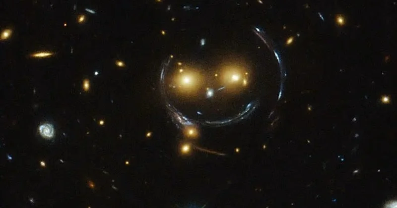 NASA nəhəng “kosmik təbəssüm”ün şəklini çəkib