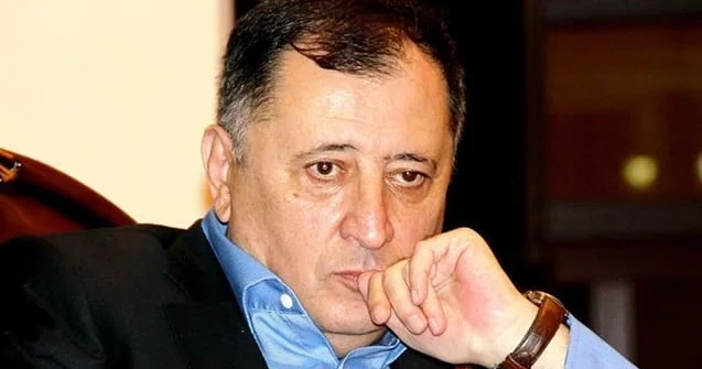 Baba Vəziroğlu: “Təhsil ocağı dini məbəd deyil!”