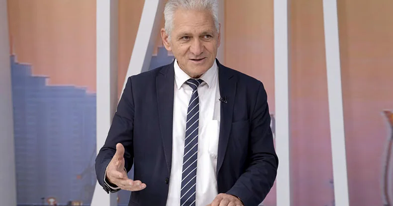 “Məktəbli formalarında milli ornamentlərimizdən istifadə olunmalıdır” Ağaverdi Xəlil