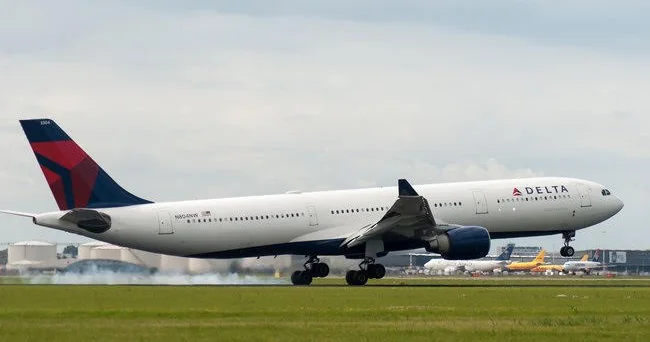 İsraildə partlayıcı qurğu barədə məlumatdan sonra “Delta” aviaşirkətinin təyyarəsi yoxlanılır