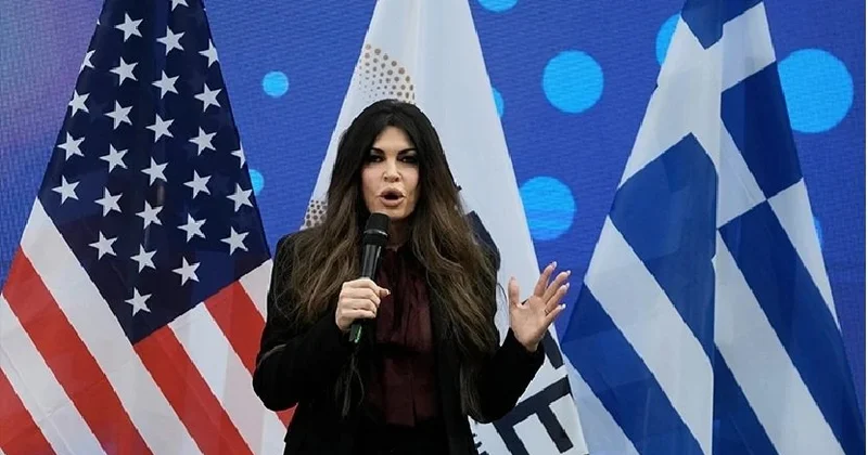 Tramp oğlunun keçmiş sevgilisini vəzifəsindən uzaqlaşdırır