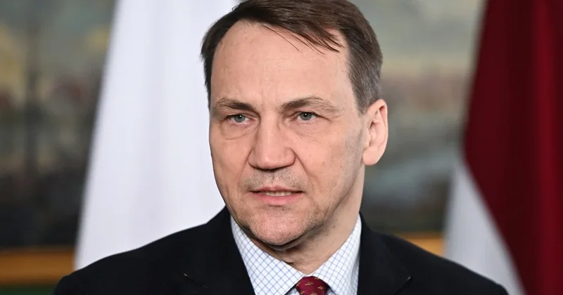 Polşa xarici işlər naziri 2030 cu ilə qədər birgə Avropa ordusu yaratmağa ümid edir